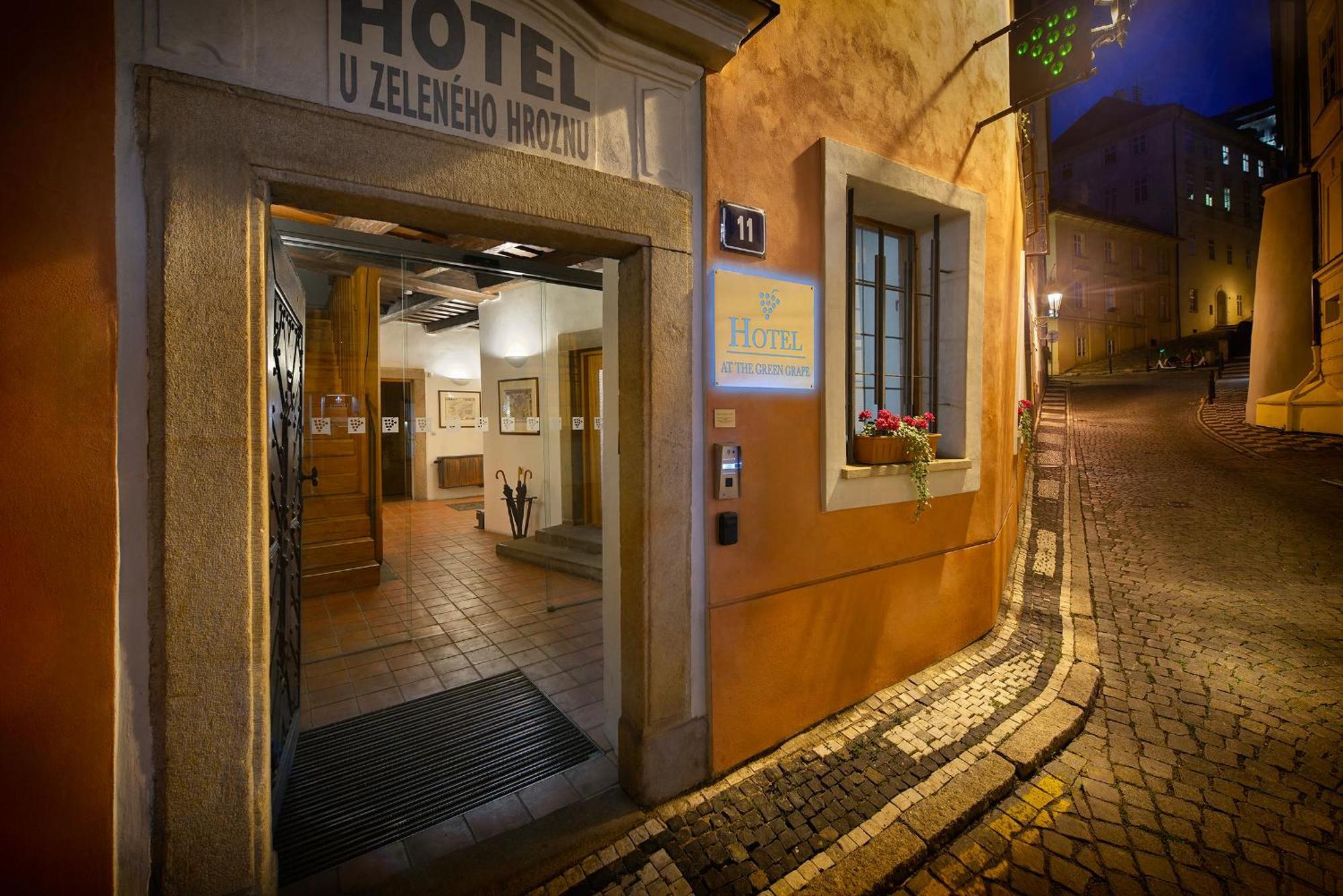 Hotel At The Green Grape Praha Exteriér fotografie